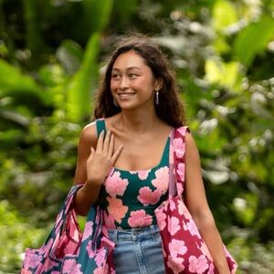 NWT Ava Sky Santorini Bodysuit in Emerald Summer Hibiscus